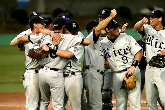 Why No Player Names on Yankee Uniforms?