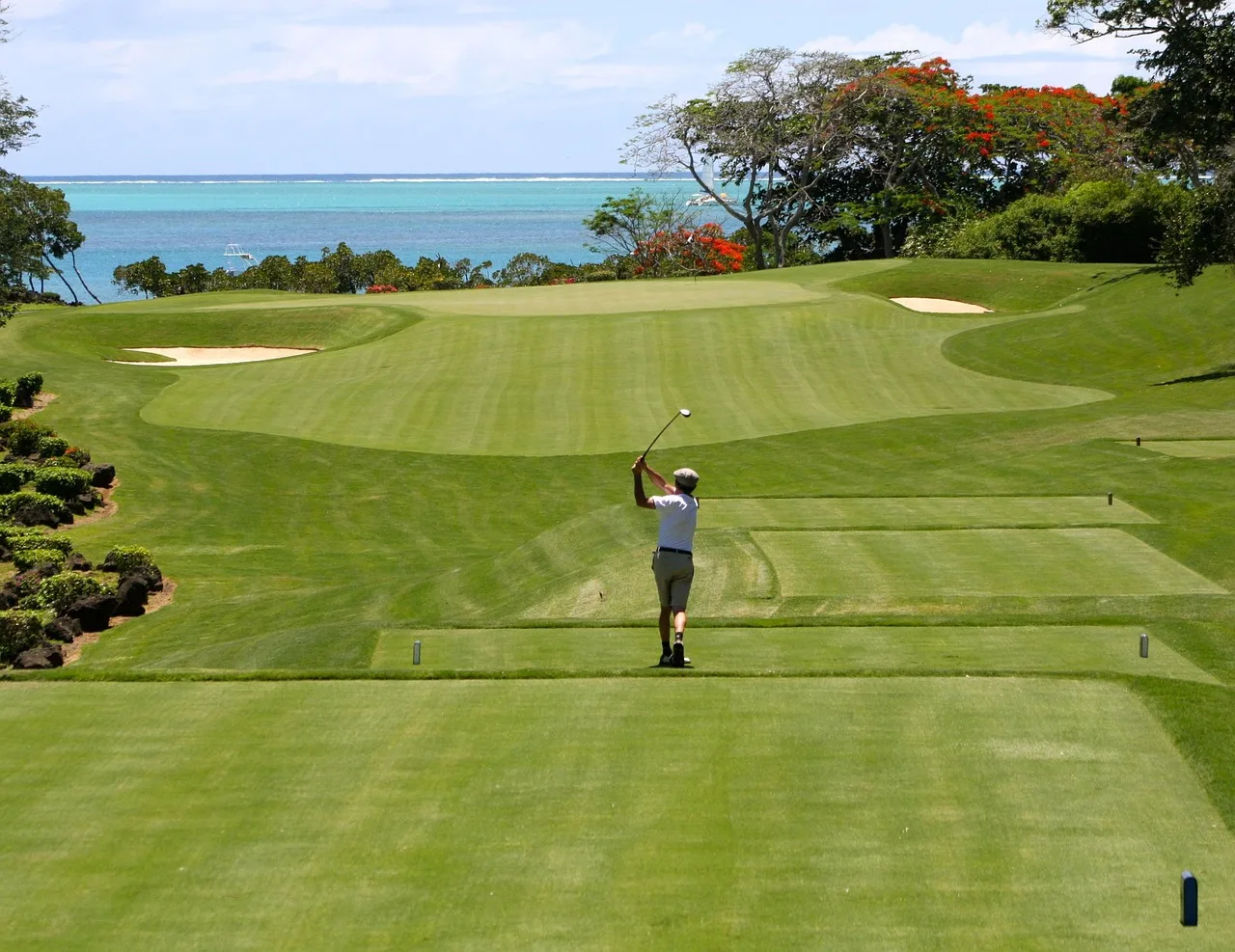 Close Golf Courses