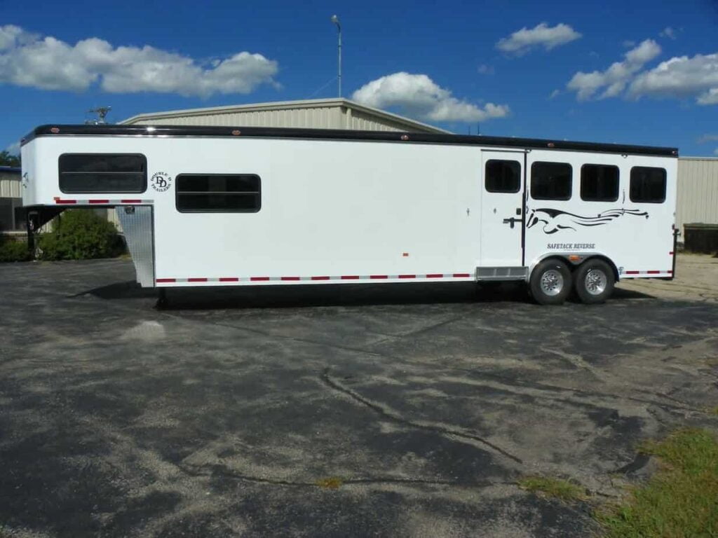 10 Best Horse Trailers For Racing Horses