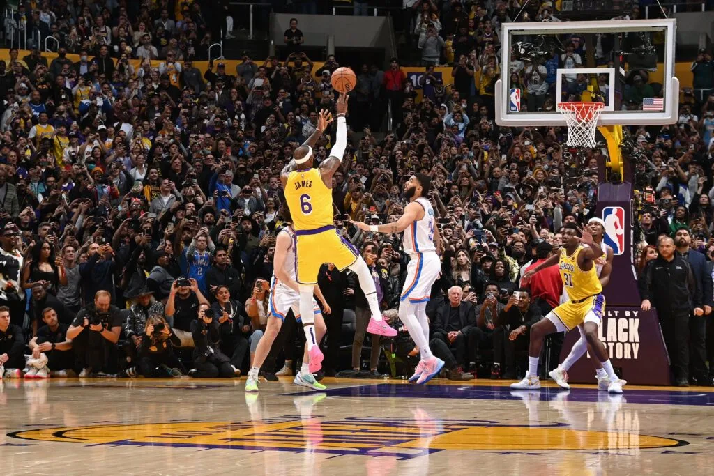230208001805 01b lebron james scoring record 0207