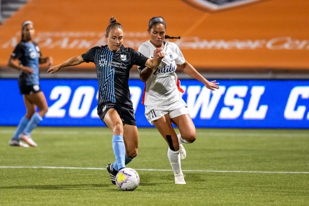 Which Sport Has the Hottest Female Athletes? 6 soccer 5430983 1280