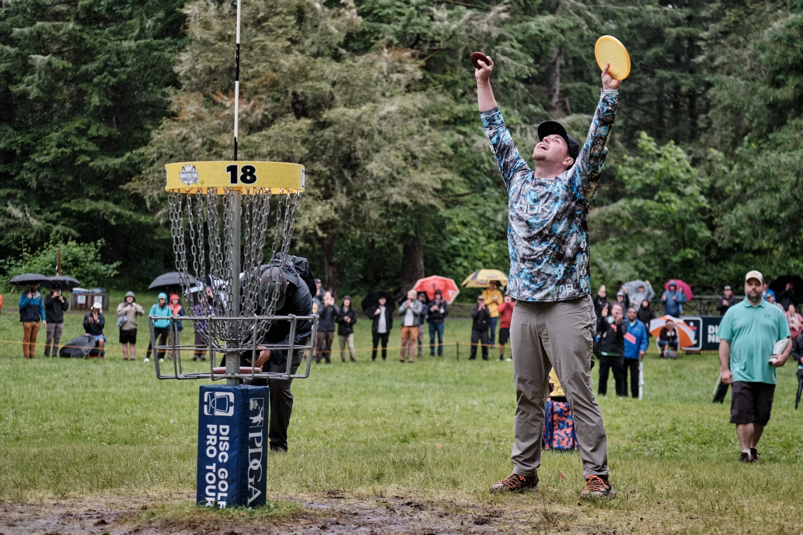 How Much Does A Professional Disc Golfer Make? 1 How Much Does A Professional Disc Golfer Make?