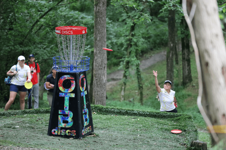 How Much Does A Professional Disc Golfer Make?