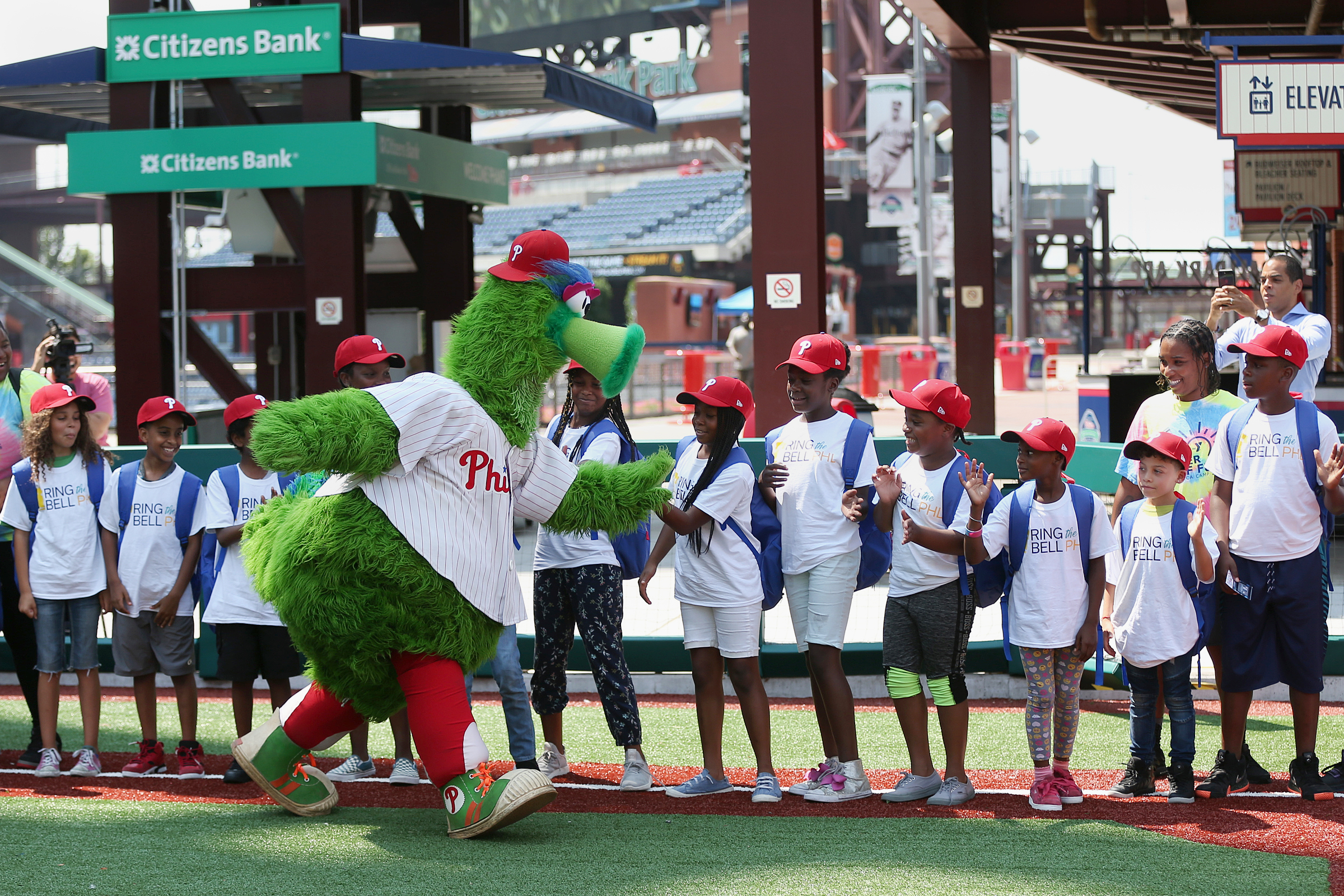 The Evolution of the Phillies Phanatic: From 1978 to Now 1 Phillies Phanatic