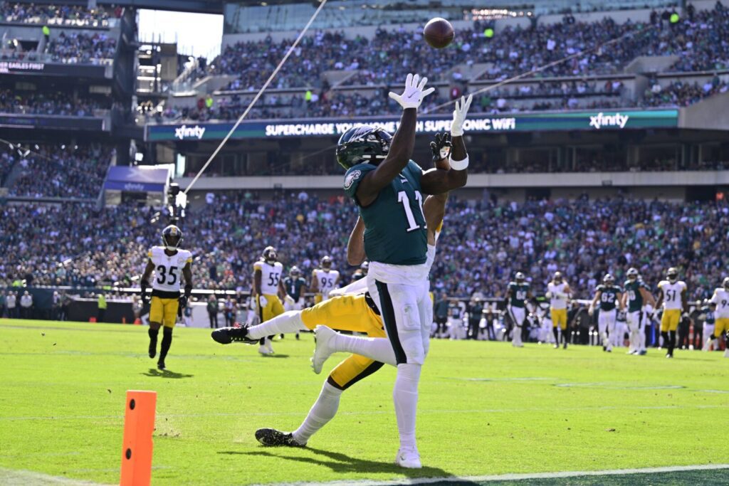How Do Athletes Plan for Financial Security After Retirement 3 eagles steelers 1 1620x1080 2